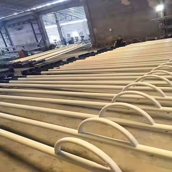 Ein-/zweiarmiger, verzinkter Solar-Straßenlaternenmast